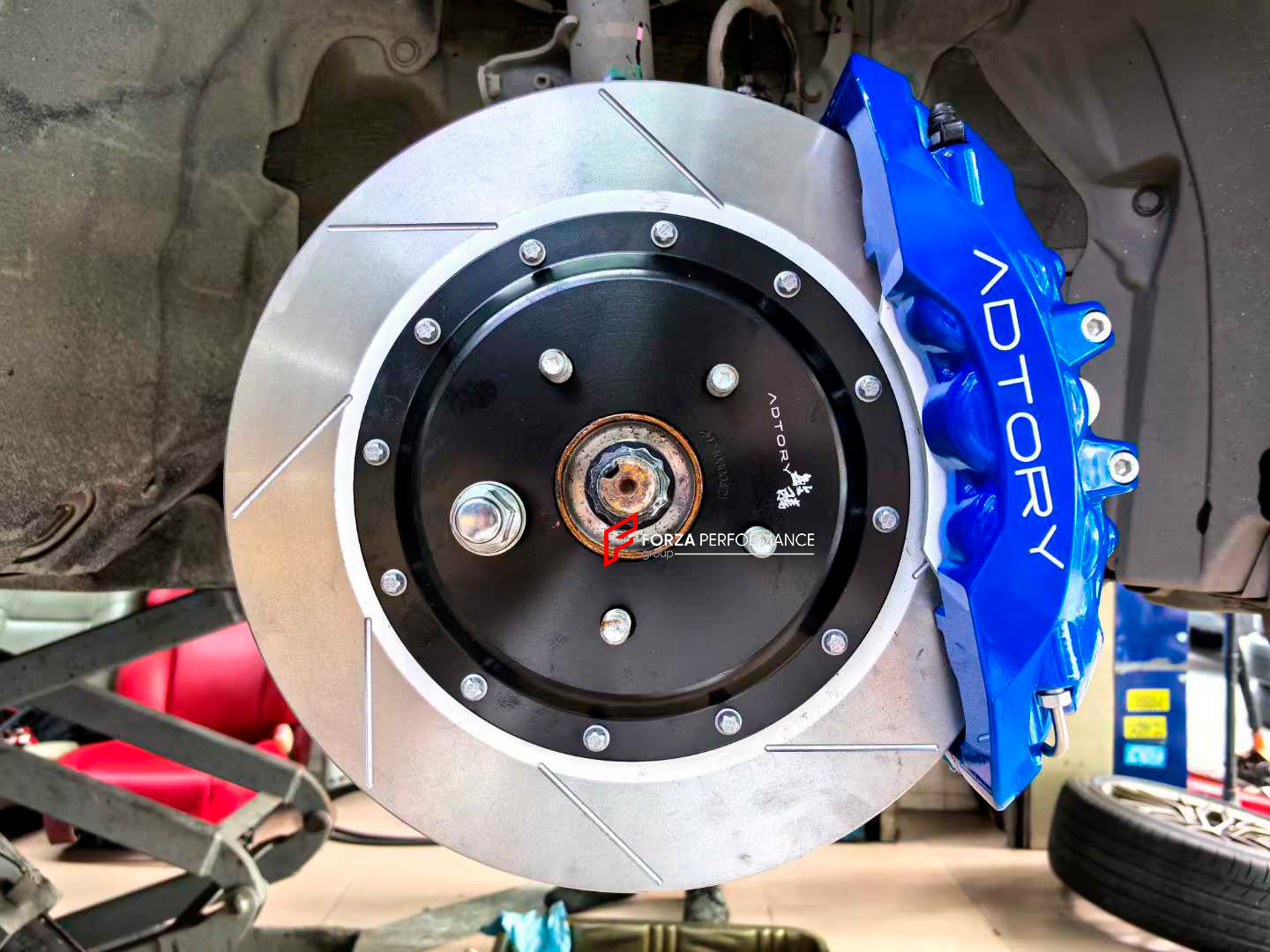 ADTORY X FORZA PERFORMANCE RACE BIG BRAKE KIT BBK for LEXUS ES300H XV70 XZ10 2021+

ADTORY Brake Kits are engineered as bolt on upgrades that work with the factory master cylinder and ABS, delivering stronger, more repeatable stops with the pedal feel you want. Whether you cruise the city, carve canyons, or chase lap times.

Highlights

Track-ready, heat-resistant components.
Jewel-like caliper finish is incredibly durable and easy to clean
Pistons are calibrated to integrate smoothly with the Factory OEM m