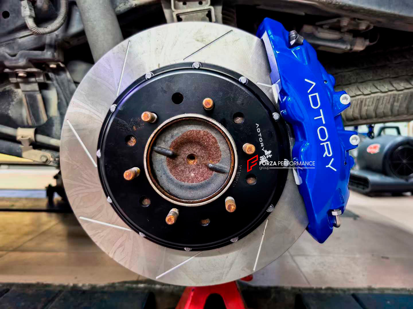 ADTORY X FORZA PERFORMANCE RACE BIG BRAKE KIT BBK for GAC GS8 II 2 2021+

ADTORY Brake Kits are engineered as bolt on upgrades that work with the factory master cylinder and ABS, delivering stronger, more repeatable stops with the pedal feel you want. Whether you cruise the city, carve canyons, or chase lap times.

Highlights

Track-ready, heat-resistant components.
Jewel-like caliper finish is incredibly durable and easy to clean
Pistons are calibrated to integrate smoothly with the Factory OEM master cyli