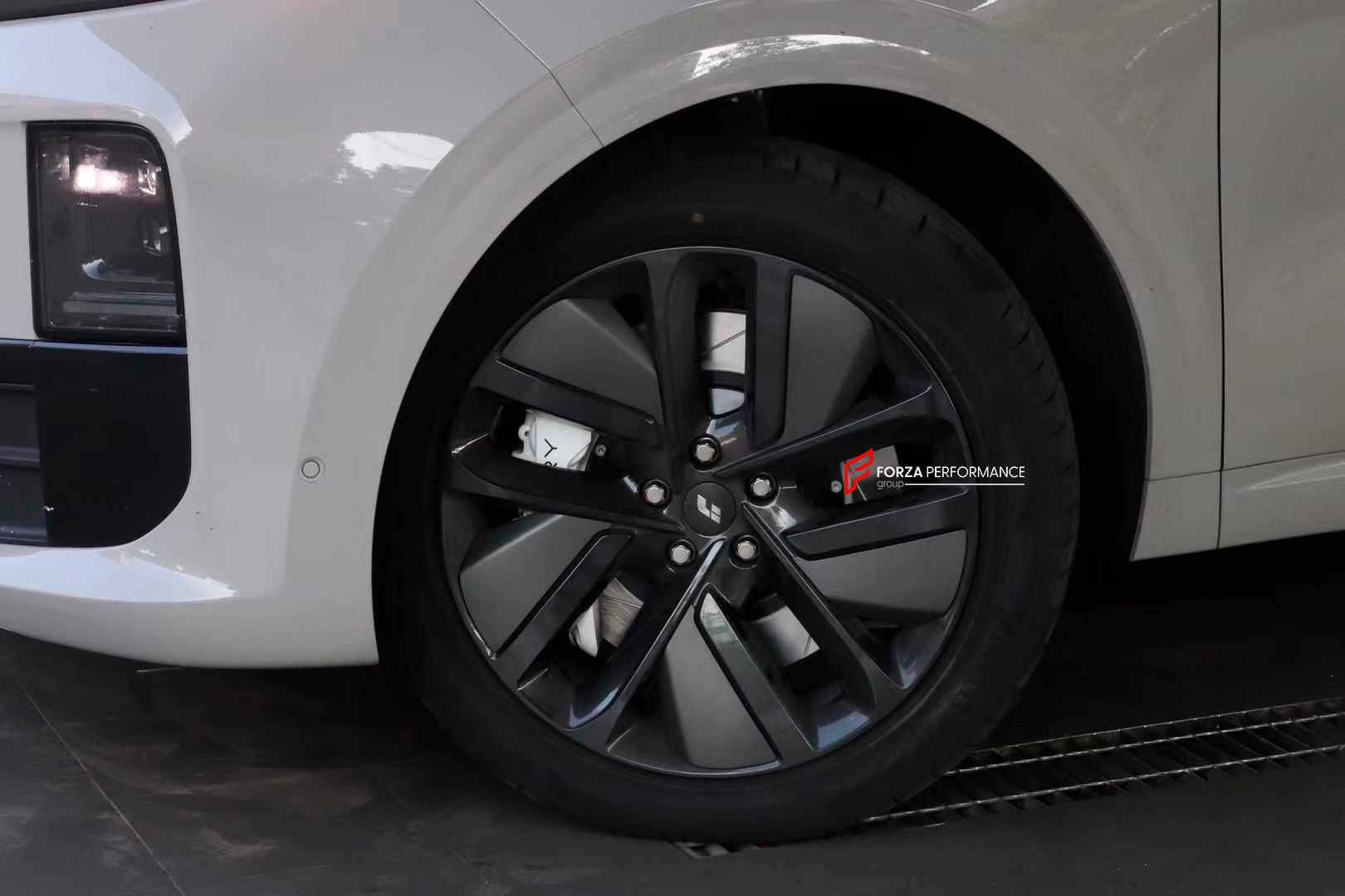 ADTORY X FORZA PERFORMANCE RACE BIG BRAKE KIT BBK for LI L6 2024+

ADTORY Brake Kits are engineered as bolt on upgrades that work with the factory master cylinder and ABS, delivering stronger, more repeatable stops with the pedal feel you want. Whether you cruise the city, carve canyons, or chase lap times.

Highlights

Track-ready, heat-resistant components.
Jewel-like caliper finish is incredibly durable and easy to clean
Pistons are calibrated to integrate smoothly with the Factory OEM master cylinder an