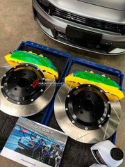 ADTORY X FORZA PERFORMANCE RACE BIG BRAKE KIT BBK for LYNK AND CO 03+ CS11 2018 - 2023

ADTORY Brake Kits are engineered as bolt on upgrades that work with the factory master cylinder and ABS, delivering stronger, more repeatable stops with the pedal feel you want. Whether you cruise the city, carve canyons, or chase lap times.

Highlights

Track-ready, heat-resistant components.
Jewel-like caliper finish is incredibly durable and easy to clean
Pistons are calibrated to integrate smoothly with the Factory O
