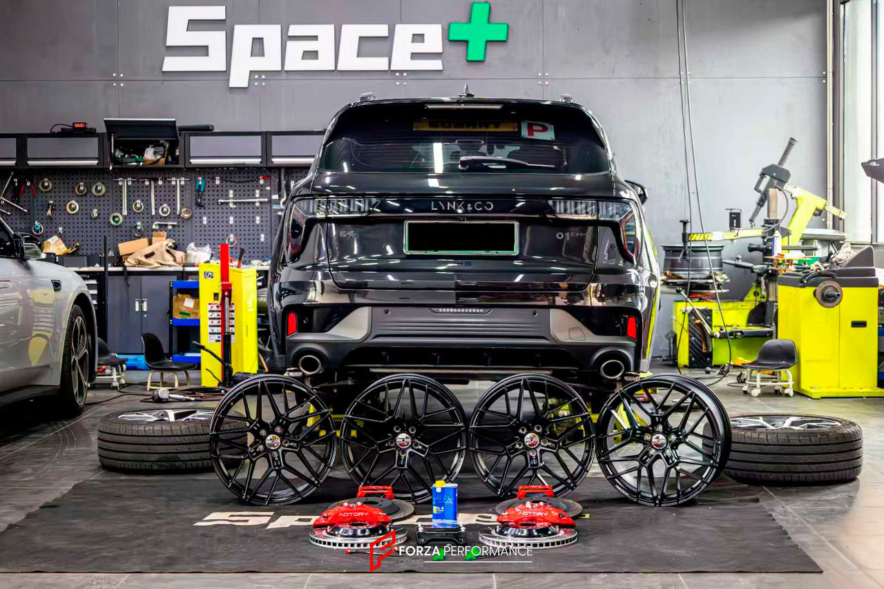 ADTORY X FORZA PERFORMANCE RACE BIG BRAKE KIT BBK for LYNK & CO 01 CX11 FACELIFT 2022+
ADTORY Brake Kits are engineered as bolt on upgrades that work with the factory master cylinder and ABS, delivering stronger, more repeatable stops with the pedal feel you want. Whether you cruise the city, carve canyons, or chase lap times.

Highlights

Track-ready, heat-resistant components.
Jewel-like caliper finish is incredibly durable and easy to clean
Pistons are calibrated to integrate smoothly with the Factory OE