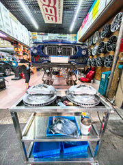 ADTORY X FORZA PERFORMANCE RACE BIG BRAKE KIT BBK for MASERATI LEVANTE M161 2016 - 2021

ADTORY Brake Kits are engineered as bolt on upgrades that work with the factory master cylinder and ABS, delivering stronger, more repeatable stops with the pedal feel you want. Whether you cruise the city, carve canyons, or chase lap times.

Highlights

Track-ready, heat-resistant components.
Jewel-like caliper finish is incredibly durable and easy to clean
Pistons are calibrated to integrate smoothly with the Factory 