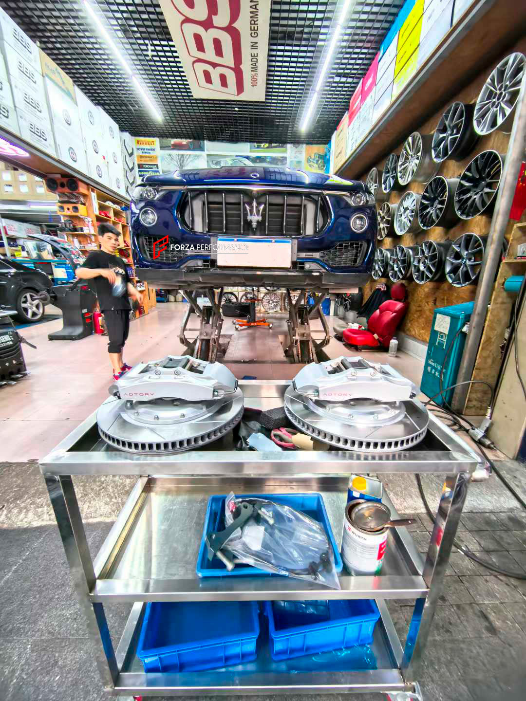 ADTORY X FORZA PERFORMANCE RACE BIG BRAKE KIT BBK for MASERATI LEVANTE M161 2016 - 2021

ADTORY Brake Kits are engineered as bolt on upgrades that work with the factory master cylinder and ABS, delivering stronger, more repeatable stops with the pedal feel you want. Whether you cruise the city, carve canyons, or chase lap times.

Highlights

Track-ready, heat-resistant components.
Jewel-like caliper finish is incredibly durable and easy to clean
Pistons are calibrated to integrate smoothly with the Factory 