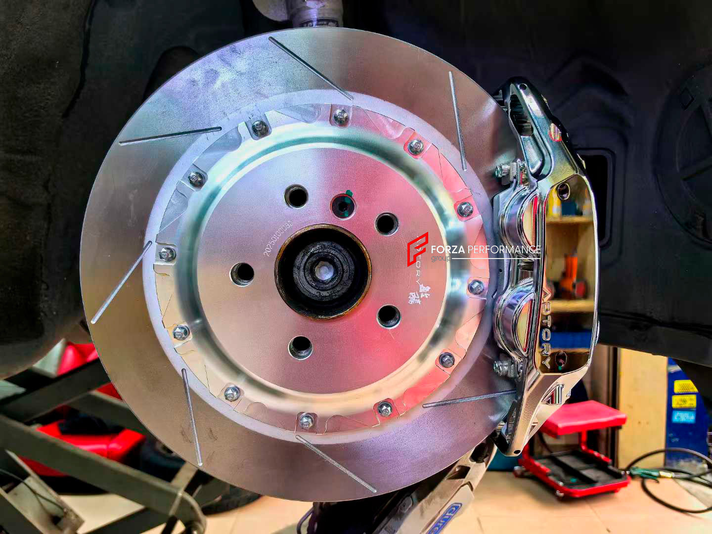 ADTORY X FORZA PERFORMANCE RACE BIG BRAKE KIT BBK for MINI JCW F56 FACELIFT 2021 - 2024

ADTORY Brake Kits are engineered as bolt on upgrades that work with the factory master cylinder and ABS, delivering stronger, more repeatable stops with the pedal feel you want. Whether you cruise the city, carve canyons, or chase lap times.

Highlights

Track-ready, heat-resistant components.
Jewel-like caliper finish is incredibly durable and easy to clean
Pistons are calibrated to integrate smoothly with the Factory 