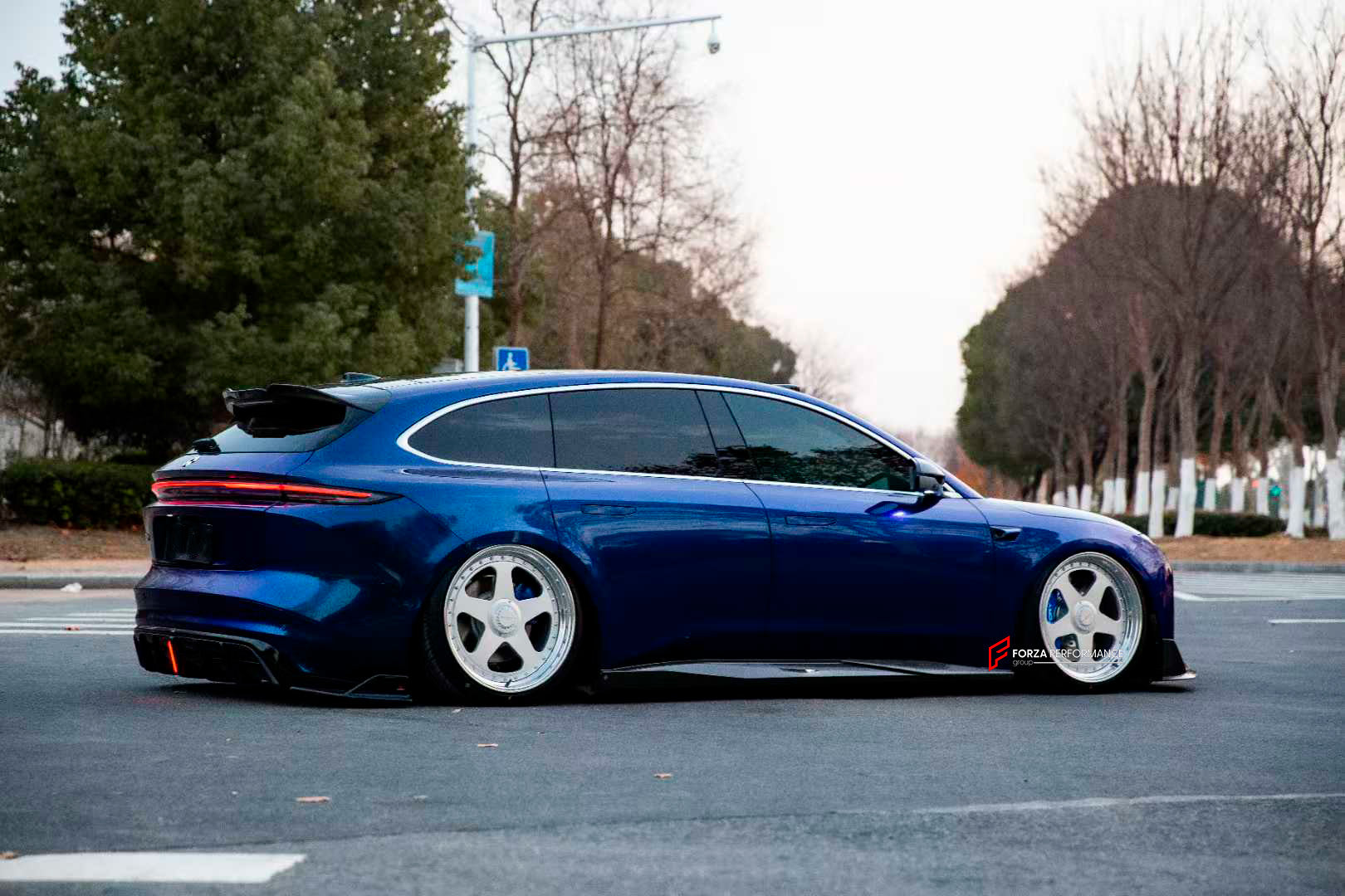 ADTORY X FORZA PERFORMANCE RACE BIG BRAKE KIT BBK for NIO ET5T 2023+

ADTORY Brake Kits are engineered as bolt on upgrades that work with the factory master cylinder and ABS, delivering stronger, more repeatable stops with the pedal feel you want. Whether you cruise the city, carve canyons, or chase lap times.

Highlights

Track-ready, heat-resistant components.
Jewel-like caliper finish is incredibly durable and easy to clean
Pistons are calibrated to integrate smoothly with the Factory OEM master cylinder