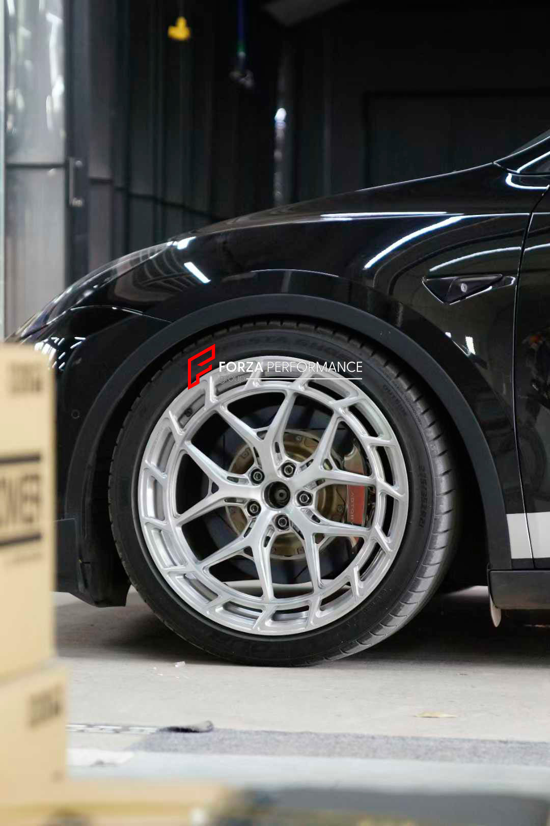 ADTORY X FORZA PERFORMANCE RACE BIG BRAKE KIT BBK for TESLA MODEL Y 2020 - 2024

ADTORY Brake Kits are engineered as bolt on upgrades that work with the factory master cylinder and ABS, delivering stronger, more repeatable stops with the pedal feel you want. Whether you cruise the city, carve canyons, or chase lap times.

Highlights

Track-ready, heat-resistant components.
Jewel-like caliper finish is incredibly durable and easy to clean
Pistons are calibrated to integrate smoothly with the Factory OEM mast