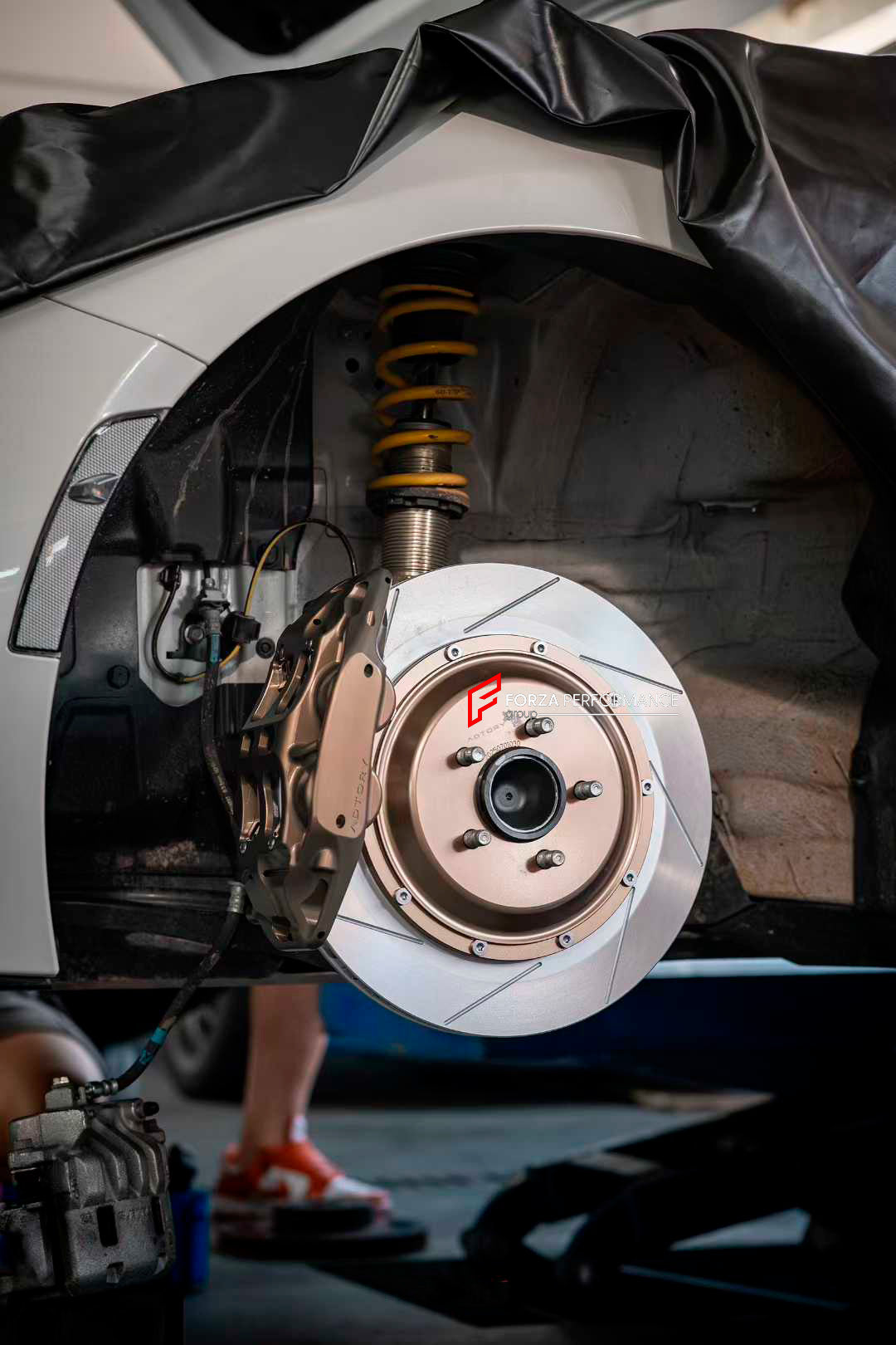 ADTORY X FORZA PERFORMANCE RACE BIG BRAKE KIT BBK for TOYOTA GR86 ZN8 ZD8 2021+
ADTORY Brake Kits are engineered as bolt on upgrades that work with the factory master cylinder and ABS, delivering stronger, more repeatable stops with the pedal feel you want. Whether you cruise the city, carve canyons, or chase lap times.
Highlights
Track-ready, heat-resistant components.
Jewel-like caliper finish is incredibly durable and easy to clean
Pistons are calibrated to integrate smoothly with the Factory OEM mast