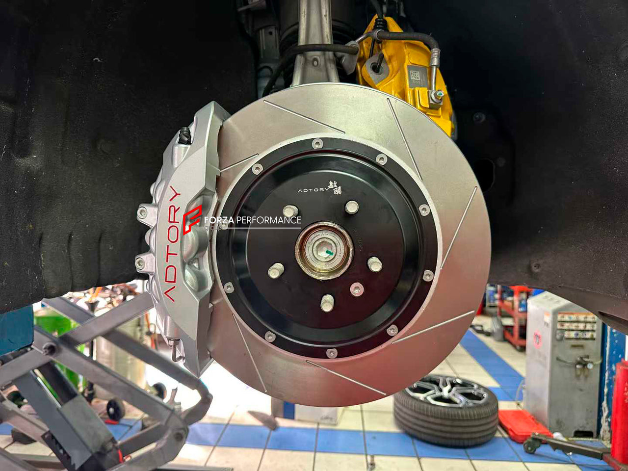 ADTORY X FORZA PERFORMANCE RACE BIG BRAKE KIT BBK for XIAOMI SU7 2024+

ADTORY Brake Kits are engineered as bolt on upgrades that work with the factory master cylinder and ABS, delivering stronger, more repeatable stops with the pedal feel you want. Whether you cruise the city, carve canyons, or chase lap times.

Highlights

Track-ready, heat-resistant components.
Jewel-like caliper finish is incredibly durable and easy to clean
Pistons are calibrated to integrate smoothly with the Factory OEM master cylind