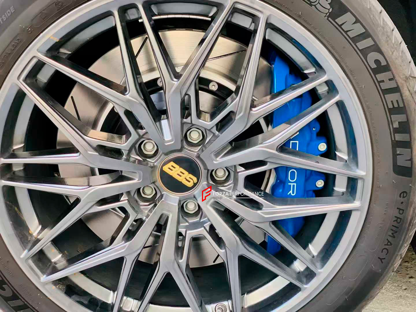 ADTORY X FORZA PERFORMANCE RACE BIG BRAKE KIT BBK for XIAOMI SU7 2024+

ADTORY Brake Kits are engineered as bolt on upgrades that work with the factory master cylinder and ABS, delivering stronger, more repeatable stops with the pedal feel you want. Whether you cruise the city, carve canyons, or chase lap times.

Highlights

Track-ready, heat-resistant components.
Jewel-like caliper finish is incredibly durable and easy to clean
Pistons are calibrated to integrate smoothly with the Factory OEM master cylind