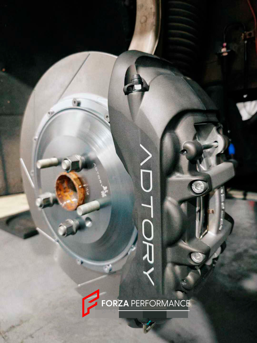ADTORY X FORZA PERFORMANCE RACE BIG BRAKE KIT BBK for XPENG G9 2022+

ADTORY Brake Kits are engineered as bolt on upgrades that work with the factory master cylinder and ABS, delivering stronger, more repeatable stops with the pedal feel you want. Whether you cruise the city, carve canyons, or chase lap times.

Highlights

Track-ready, heat-resistant components.
Jewel-like caliper finish is incredibly durable and easy to clean
Pistons are calibrated to integrate smoothly with the Factory OEM master cylinder