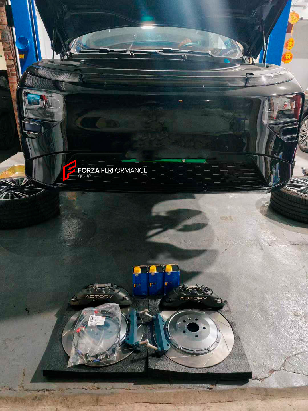 ADTORY X FORZA PERFORMANCE RACE BIG BRAKE KIT BBK for XPENG G9 2022+

ADTORY Brake Kits are engineered as bolt on upgrades that work with the factory master cylinder and ABS, delivering stronger, more repeatable stops with the pedal feel you want. Whether you cruise the city, carve canyons, or chase lap times.

Highlights

Track-ready, heat-resistant components.
Jewel-like caliper finish is incredibly durable and easy to clean
Pistons are calibrated to integrate smoothly with the Factory OEM master cylinder