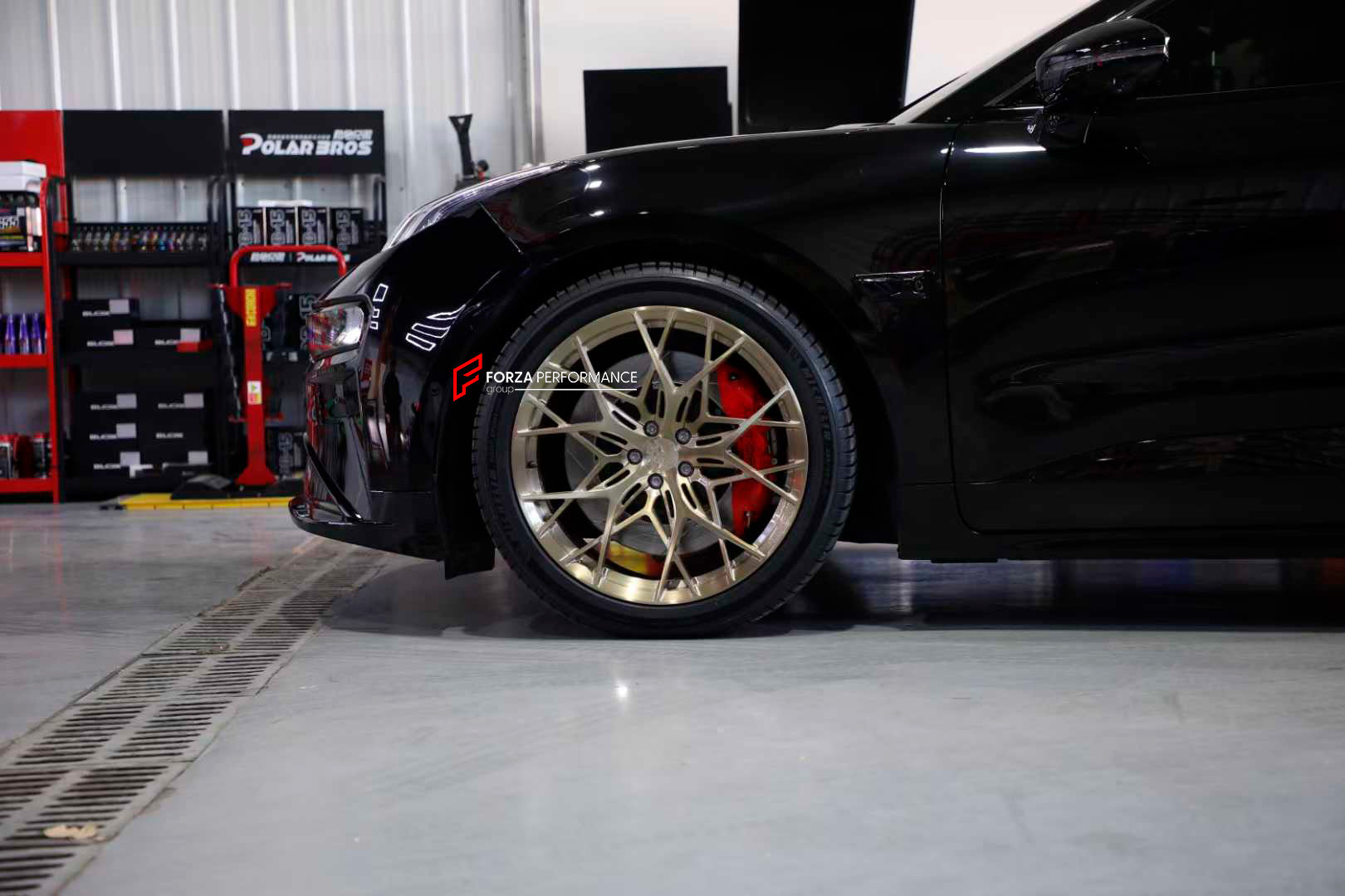 ADTORY X FORZA PERFORMANCE RACE BIG BRAKE KIT BBK for ZEEKR 001 FACELIFT 2023+

ADTORY Brake Kits are engineered as bolt on upgrades that work with the factory master cylinder and ABS, delivering stronger, more repeatable stops with the pedal feel you want. Whether you cruise the city, carve canyons, or chase lap times.

Highlights

Track-ready, heat-resistant components.
Jewel-like caliper finish is incredibly durable and easy to clean
Pistons are calibrated to integrate smoothly with the Factory OEM maste