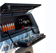 ALUMINIUM CANOPY SIDE KITCHEN for DODGE RAM FORD F-150 GMC SIERRA TOYOTA TUNDRA CHEVROLET SILVERADO Forza Performance Custom fit
Set includes:

Canopy Side Kitchen
Material: Aluminium

NOTE: Professional installation is required.