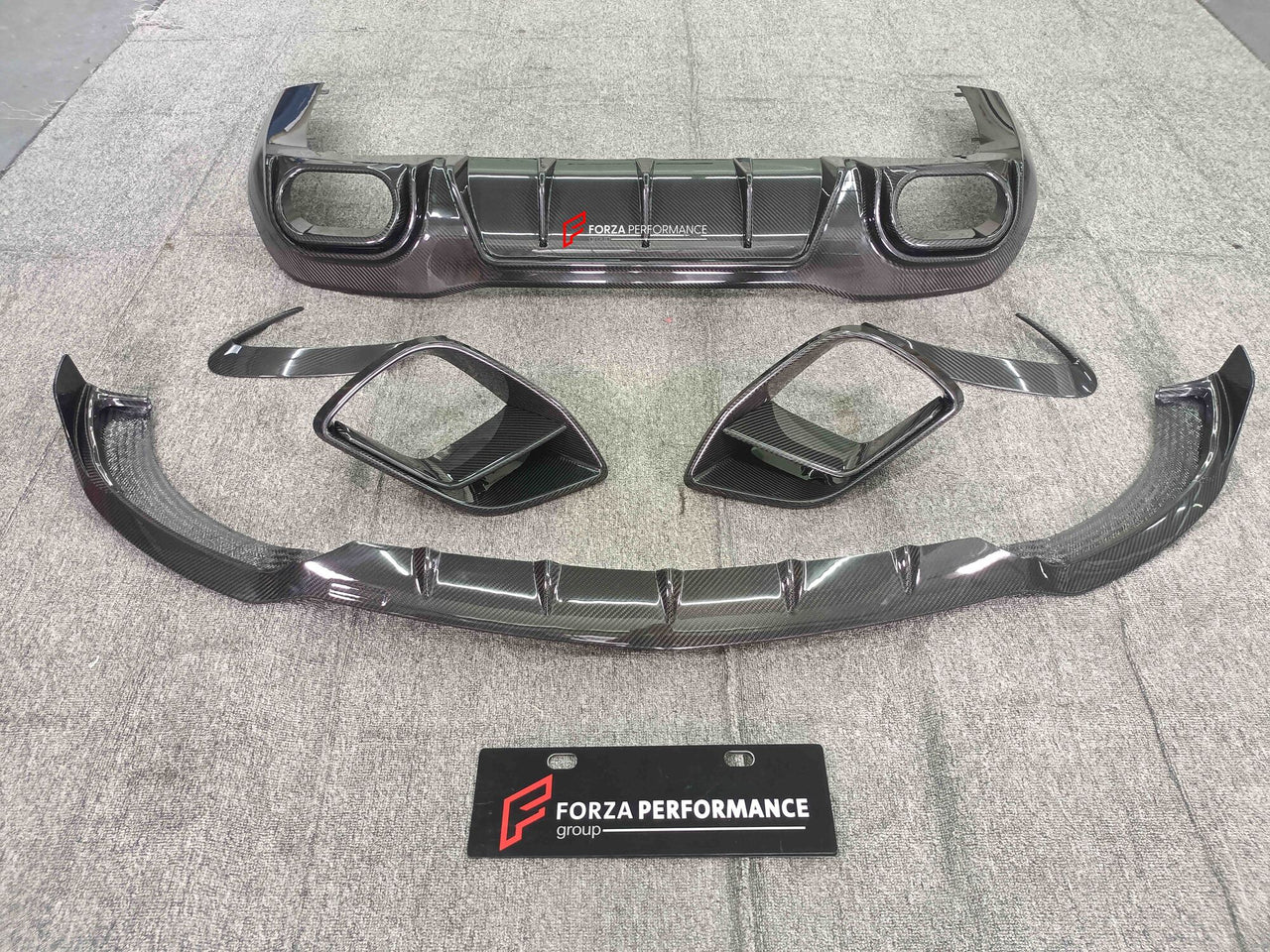 DRY CARBON BODY KIT FOR MERCEDES-BENZ AMG GT63