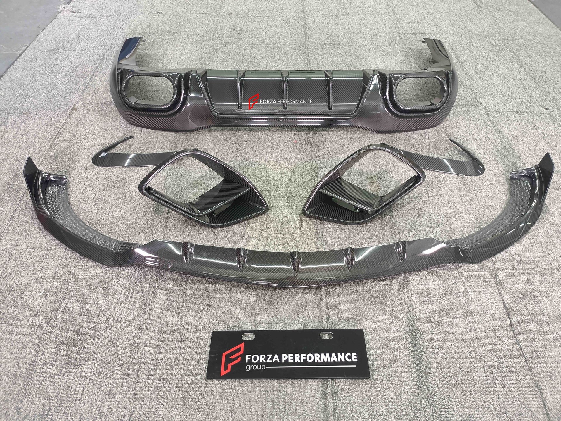 DRY CARBON BODY KIT FOR MERCEDES-BENZ AMG GT63