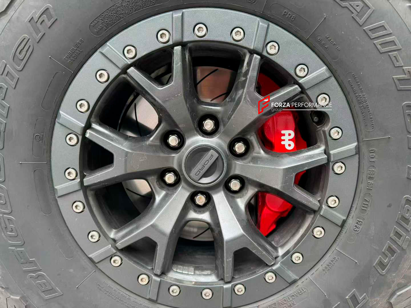 FRONT BIG BRAKE KIT BBK for FORD F-150 RAPTOR P552 2018 - 2020

Forza Performance Group offers various types of big brake kits, all types of aftermarket brake calipers, as well as genuine original brands of all types, such as AP Racing, Brembo, Akebono, AMG, M Performance, Audi, Porsche, Lamborghini, Toyota TRD, etc.

Current set includes:

2x Authentic AP Racing CP8576 6 Pot Front Brake Calipers

2x Front Brake Discs 350 mm, thickness 34 mm

2x Brake Caliper Adapters
2x Brake Pads


PLEASE INCLUDE YOUR VIN