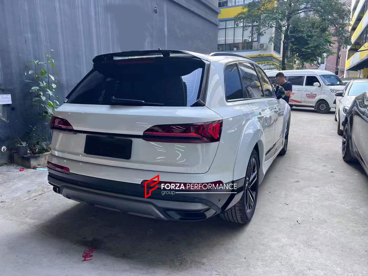 WIDE BODY KIT for AUDI Q7 4M FACELIFT 2019 - 2024  Set includes:  Front Lip Inserts Side Skirts Side Fenders Rear Spoiler