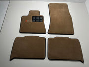 AUSTRALIAN WOOL FLOOR MATS for ROLLS ROYCE CULLINAN I II 2018+
Set includes:

Floor Mats
Material: Australian Wool