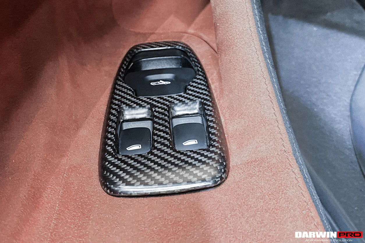 AUTHENTIC DARWINPRO DRY CARBON INTERIORS for MCLAREN 540C 570S 570GT 600LT 2015 - 2021
Set includes:

One set of Interiors (6pcs)
Material: Carbon

NOTE: Professional installation is required