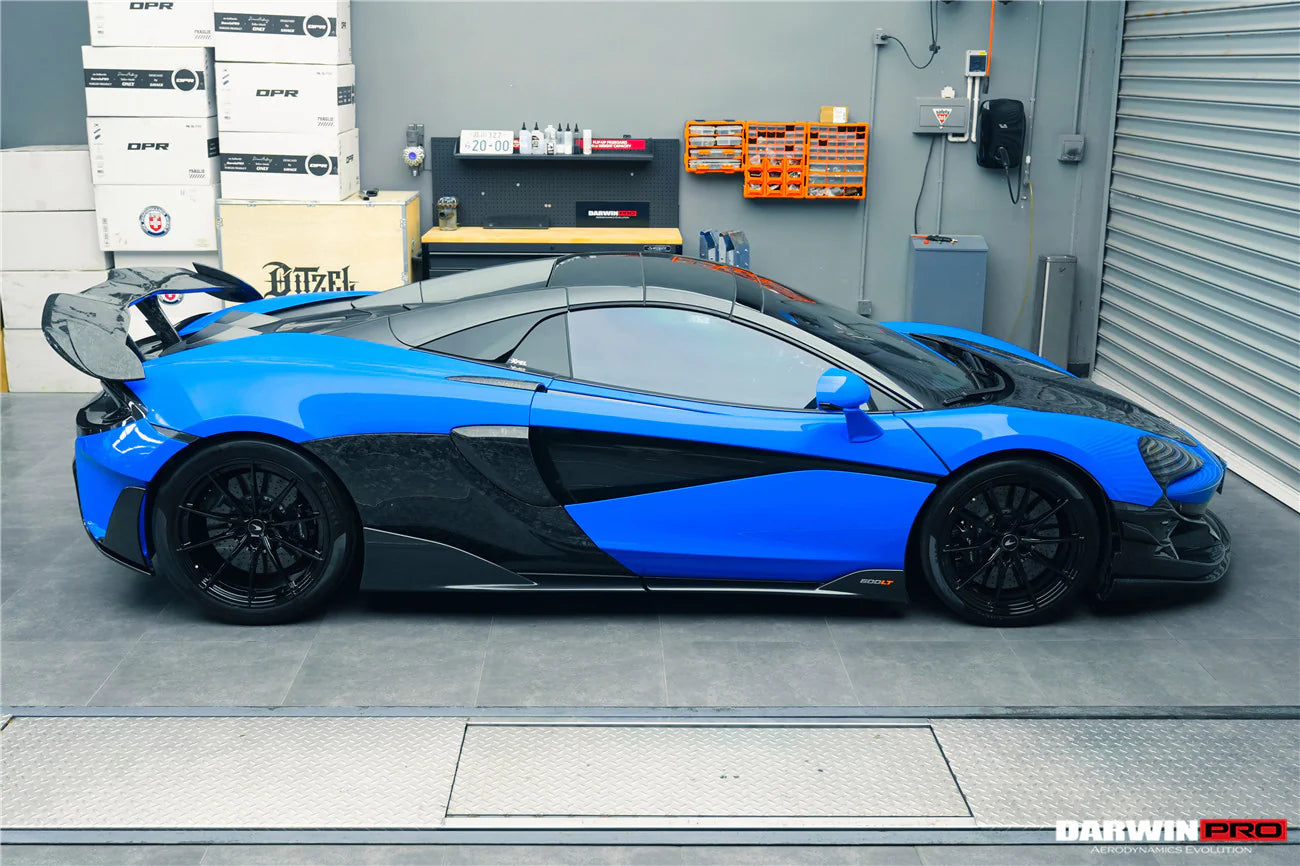 AUTHENTIC DARWINPRO CARBON SIDE SCOOPS for MCLAREN 600LT 2018 - 2021
Set includes:

Side Scoops
Material: Carbon

NOTE: Professional installation is required