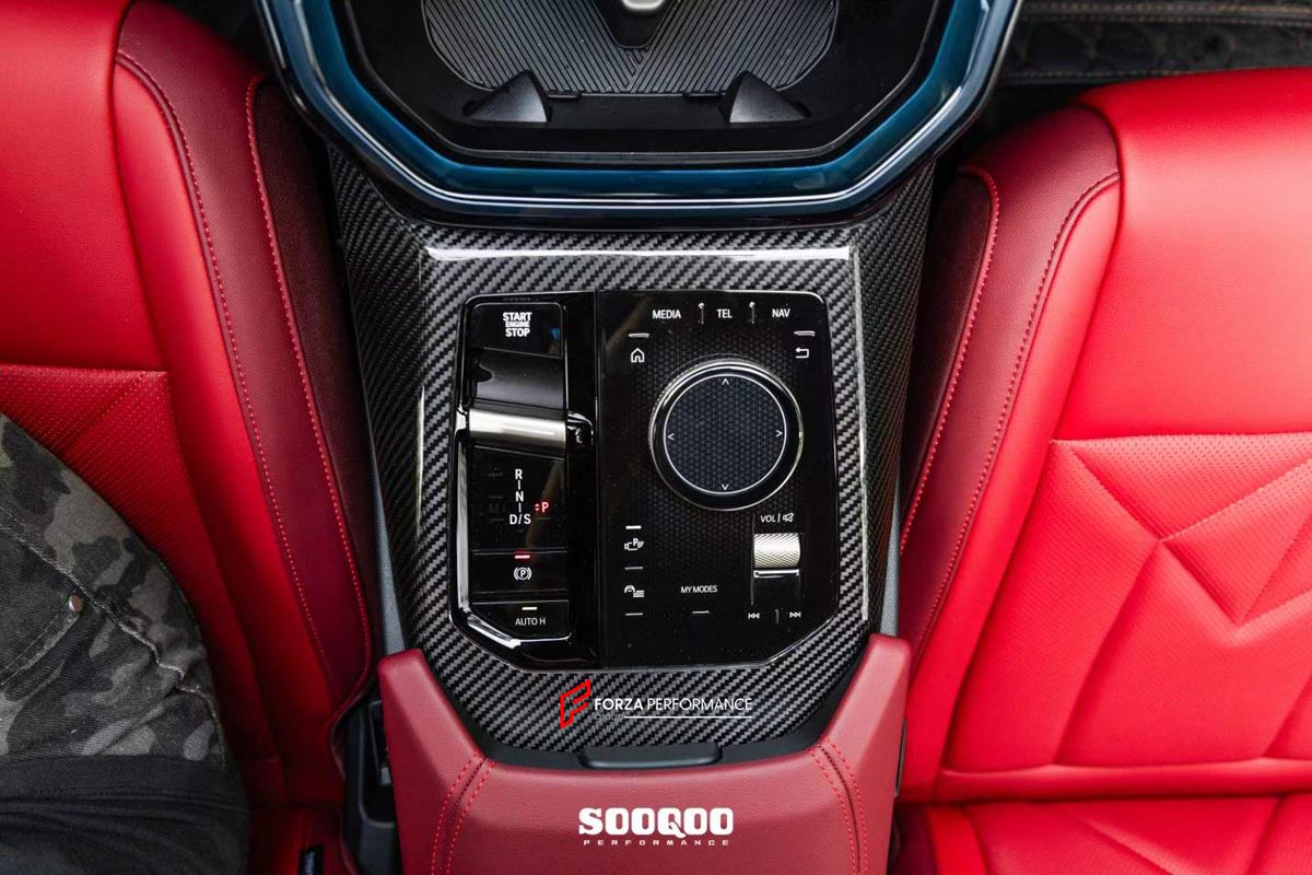 AUTHENTIC SOOQOO DRY CARBON 3 PIECE INTERIOR TRIM SET for BMW X3 G45 2024+
Set includes:

Dashboard Trim Cover
Center Console Panel
Gear Selector Surround
Material: Dry Carbon

NOTE: Professional installation is required.