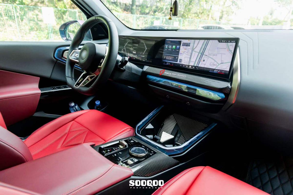 AUTHENTIC SOOQOO DRY CARBON 3 PIECE INTERIOR TRIM SET for BMW X3 G45 2024+
Set includes:

Dashboard Trim Cover
Center Console Panel
Gear Selector Surround
Material: Dry Carbon

NOTE: Professional installation is required.