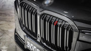 AUTHENTIC SOOQOO DRY CARBON FIBER FRONT GRILLE for BMW X7 G07 2019 - 2022
Set includes:

Front Grille
Material: Dry Carbon

NOTE: Professional installation is required.