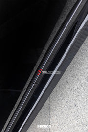 AUTHENTIC SOOQOO DRY CARBON FIBER SIDE SKIRTS for BMW X7 G07 2019+
Set includes:

Side Skirts
Material: Dry Carbon

NOTE: Professional installation is required.
