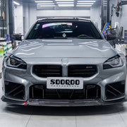 AUTHENTIC SOOQOO DRY CARBON FRONT LIP for BMW M2 G87 2023+

Set includes:

Front Lip

Material: Prepreg Carbon

Note: Professional installation is required