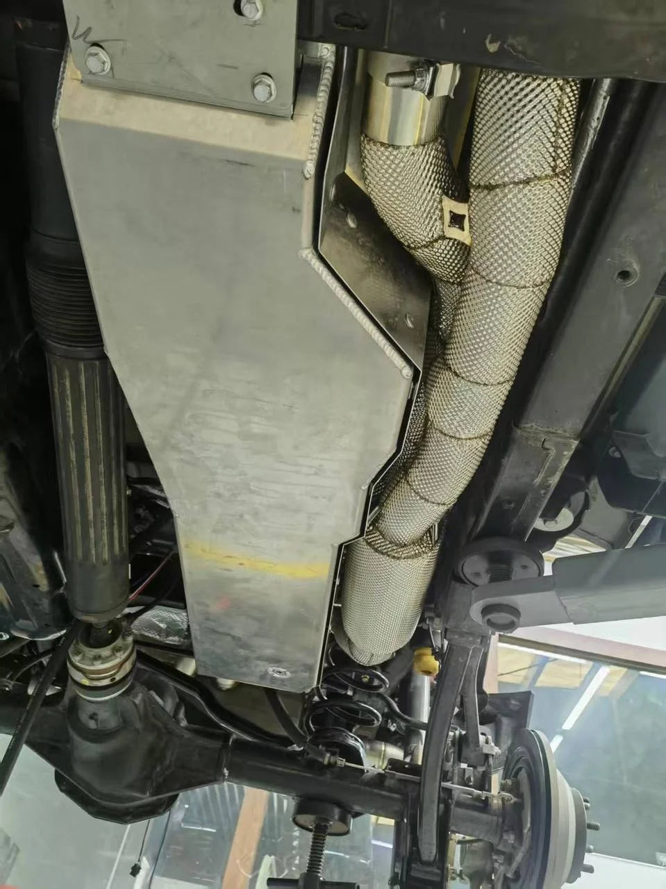 AUXILIARY FUEL GAS TANK for JEEP WRANGLER RUBICON 392 JL 2018+

Set includes:

Gas Fuel Tank
Fuel Pump

Installation Manual

Material: Steel

Tank Capacity: 59 litre (15.58 Gallon)

Note: Professional installation is required.

CONTACT US FOR PRICING