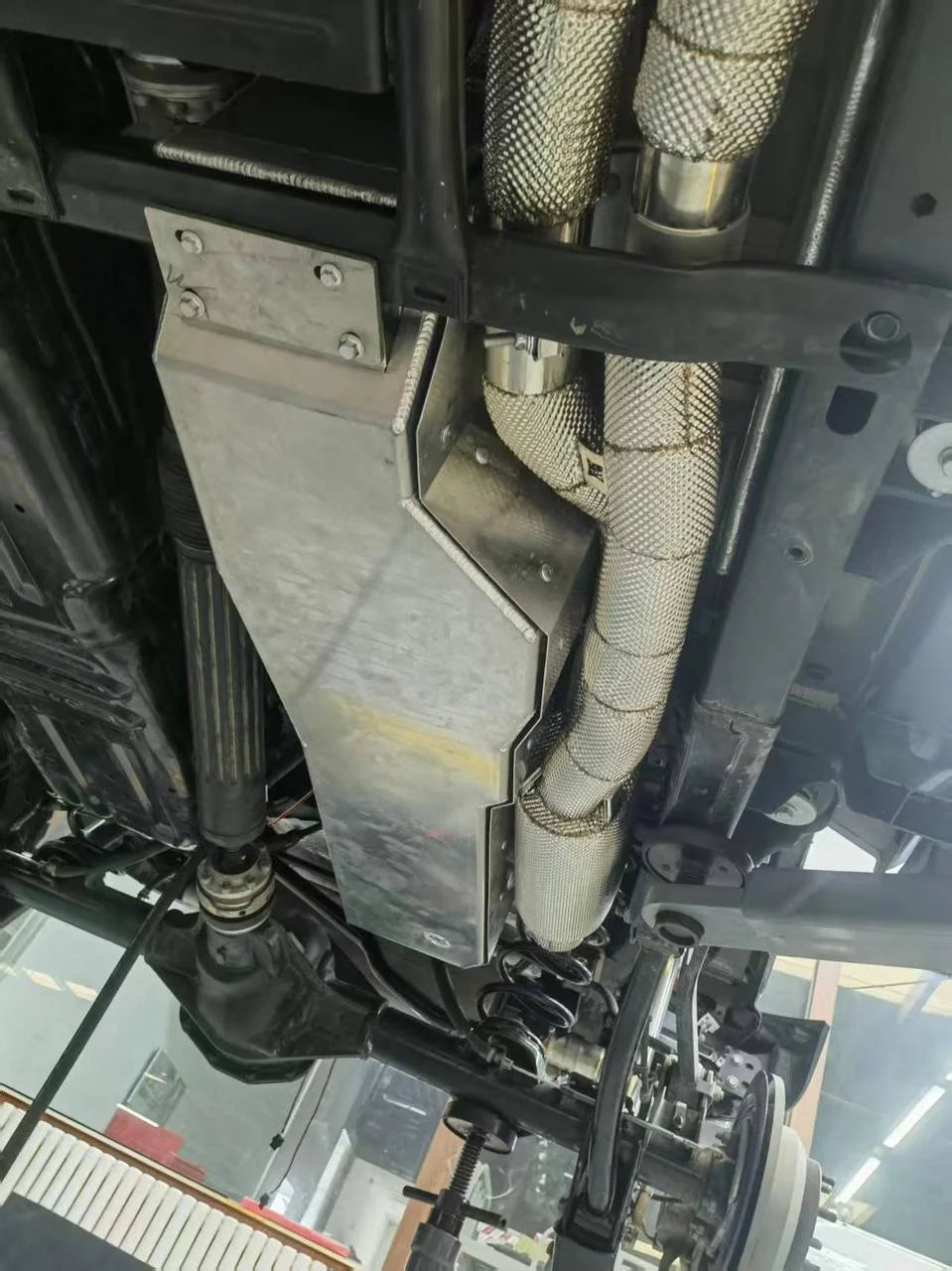 AUXILIARY FUEL GAS TANK for JEEP WRANGLER RUBICON 392 JL 2018+

Set includes:

Gas Fuel Tank
Fuel Pump

Installation Manual

Material: Steel

Tank Capacity: 59 litre (15.58 Gallon)

Note: Professional installation is required.

CONTACT US FOR PRICING