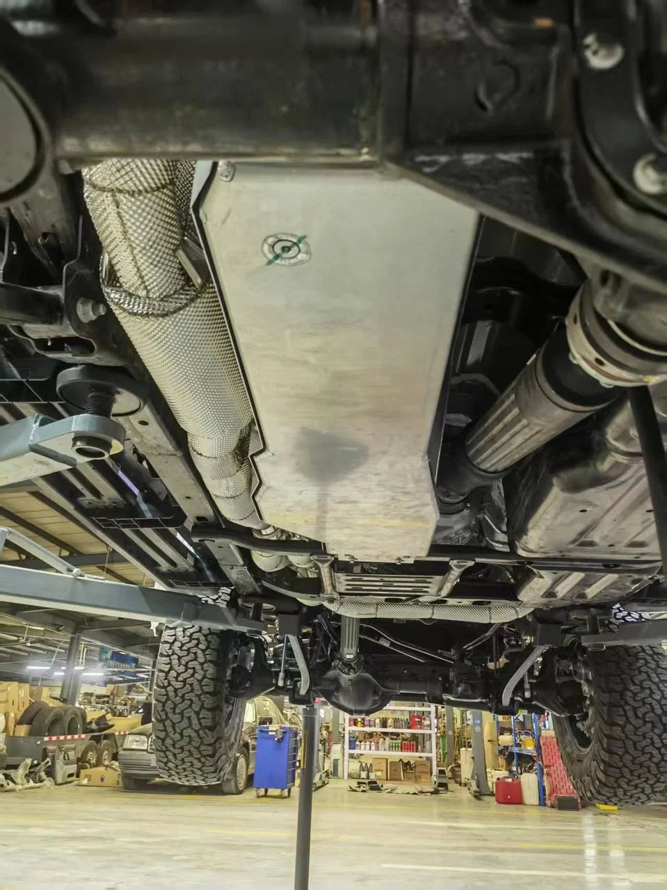 AUXILIARY FUEL GAS TANK for JEEP WRANGLER RUBICON 392 JL 2018+

Set includes:

Gas Fuel Tank
Fuel Pump

Installation Manual

Material: Steel

Tank Capacity: 59 litre (15.58 Gallon)

Note: Professional installation is required.

CONTACT US FOR PRICING