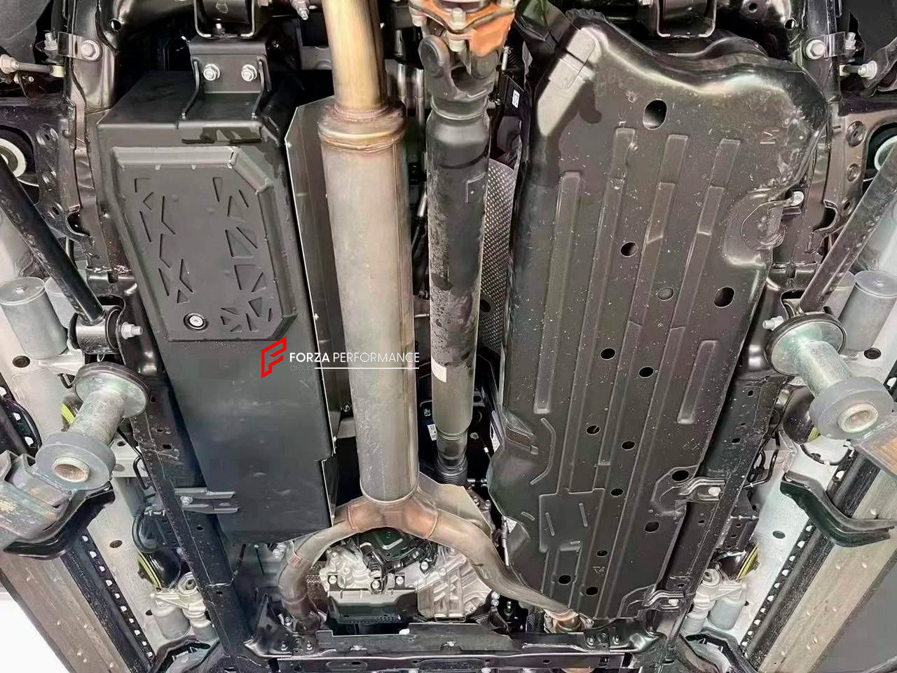 AUXILIARY FUEL GAS TANK for LEXUS LX600 J300 2021+

Set includes:

Gas Fuel Tank
Fuel Pump
Installation Manual

Material: Steel

Tank Capacity: 62 litre (16.37 Gallon)

Note: Professional installation is required.