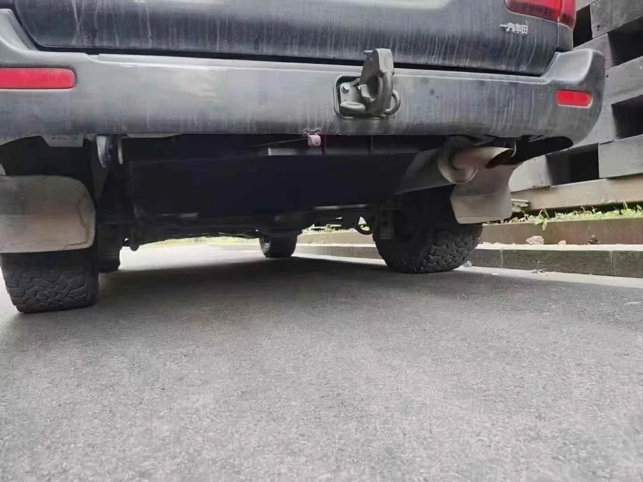 AUXILIARY FUEL GAS TANK for BAIC BJ40 2 2021+

Set includes:

Gas Fuel Tank
Fuel Pump
Installation Manual

Material: Steel

Tank Capacity: 100 litre (26.4 Gallon)

Note: Professional installation is required.
