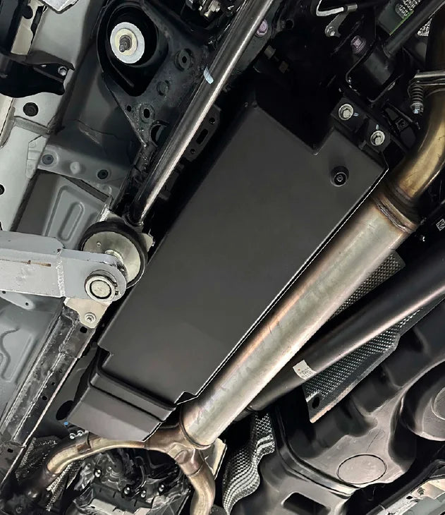 AUXILIARY FUEL GAS TANK for TOYOTA LAND CRUISER 300 LC300 2021+

Set includes:

Gas Fuel Tank
Fuel Pump
Installation Manual

Material: Steel

Tank Capacity: 110 litre (29 Gallon)

Note: Professional installation is required.