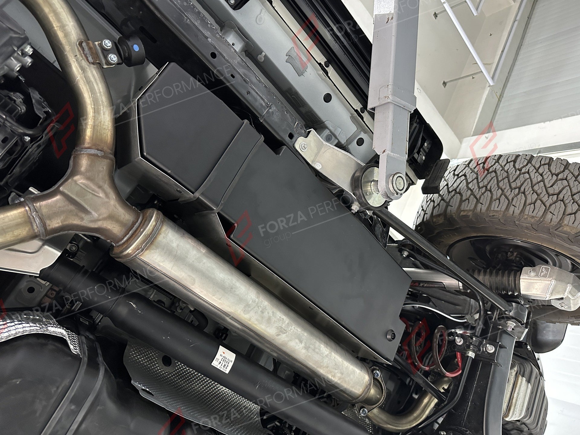 AUXILIARY LONG RANGE FUEL TANK SYSTEM 54L (EXTRA 14 GAL) EXTENDED RANGE for TOYOTA LAND CRUISER LC300 4.0L PETROL 2021+