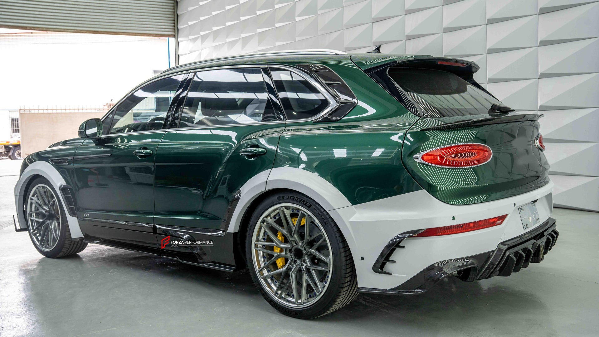 MANSORY STYLE WIDE BODY KIT FOR BENTLEY BENTAYGA W12 2020+