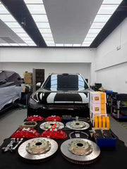 BIG BRAKE KIT BBK for AITO M9 2023+

Forza Performance Group offers various types of big brake kits, all types of aftermarket brake calipers, as well as genuine original brands of all types, such as AP Racing, Brembo, Akebono, AMG, M Performance, Audi, Porsche, Lamborghini, Toyota TRD, etc.

Current set includes:

2x Authentic AP Racing CP8520 6 Pot Front Brake Calipers
2x Authentic AP Racing CP8560 4 pot Rear Brake Calipers

2x Electric Parking Brake
2x Front Brake Discs 410 mm

2x Rear Brake Discs 380 mm
