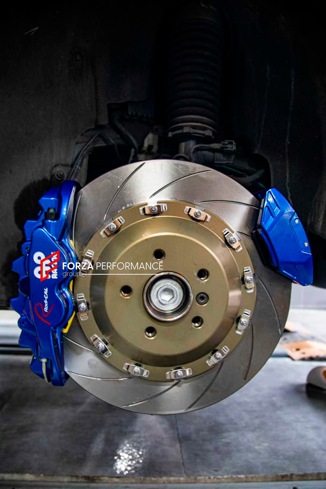 BIG BRAKE KIT BBK for BMW 7 SERIES 735Li G70 2022+

Forza Performance Group offers various types of big brake kits, all types of aftermarket brake calipers, as well as genuine original brands of all types, such as AP Racing, Brembo, Akebono, AMG, M Performance, Audi, Porsche, Lamborghini, Toyota TRD, etc.

Current set includes:

2x Authentic AP Racing CP8521 6 Pot Front Brake Calipers
2x Authentic AP Racing CP8560 4 pot Rear Brake Calipers

2x Electric Parking Brake
2x Front Brake Discs 410 mm

2x Rear Brak