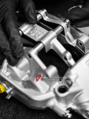 BIG BRAKE KIT BBK for NIO ET5T 2023+

Forza Performance Group offers various types of big brake kits, all types of aftermarket brake calipers, as well as genuine original brands of all types, such as AP Racing, Brembo, Akebono, AMG, M Performance, Audi, Porsche, Lamborghini, Toyota TRD, etc.

Current set includes:

2x Authentic AP Racing CP9562 6 Pot Front Brake Calipers

2x Front Brake Discs 380 mm

2x Brake Caliper Adapters
2x Brake Pads


PLEASE INCLUDE YOUR VIN, MODEL AND YEAR WHEN PURCHASING.