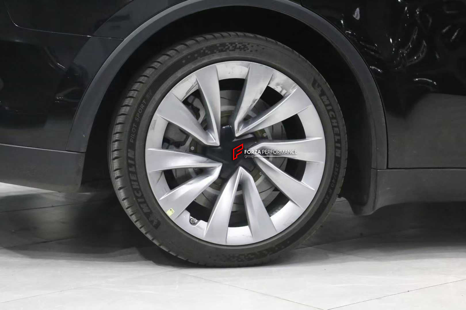 BIG BRAKE KIT BBK for TESLA MODEL Y JUNIPER 2025+

Forza Performance Group offers various types of big brake kits, all types of aftermarket brake calipers, as well as genuine original brands of all types, such as AP Racing, Brembo, Akebono, AMG, M Performance, Audi, Porsche, Lamborghini, Toyota TRD, etc.

Current set includes:

2x Authentic AP Racing CP9560 6 Pot Front Brake Calipers

2x Front Brake Discs 390 mm

2x Rear Brake Discs 370 mm
2x Brake Caliper Adapters
2x Brake Pads


PLEASE INCLUDE YOUR VIN, M