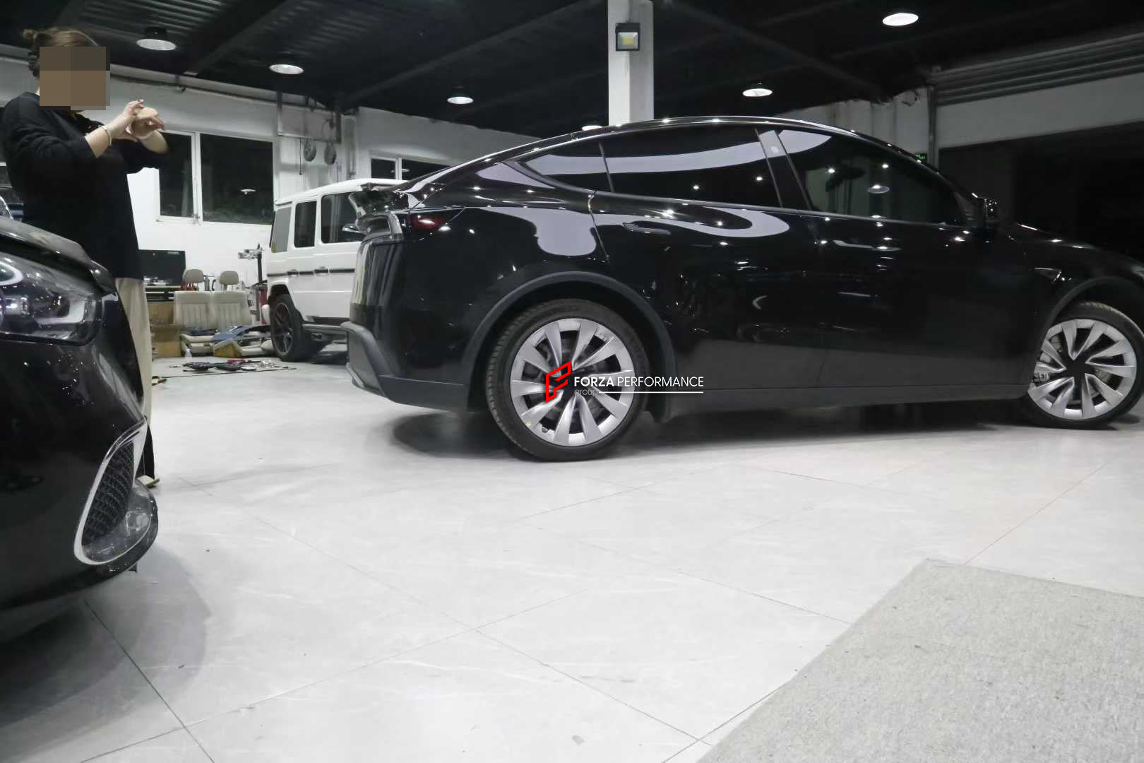 BIG BRAKE KIT BBK for TESLA MODEL Y JUNIPER 2025+

Forza Performance Group offers various types of big brake kits, all types of aftermarket brake calipers, as well as genuine original brands of all types, such as AP Racing, Brembo, Akebono, AMG, M Performance, Audi, Porsche, Lamborghini, Toyota TRD, etc.

Current set includes:

2x Authentic AP Racing CP9560 6 Pot Front Brake Calipers

2x Front Brake Discs 390 mm

2x Rear Brake Discs 370 mm
2x Brake Caliper Adapters
2x Brake Pads


PLEASE INCLUDE YOUR VIN, M