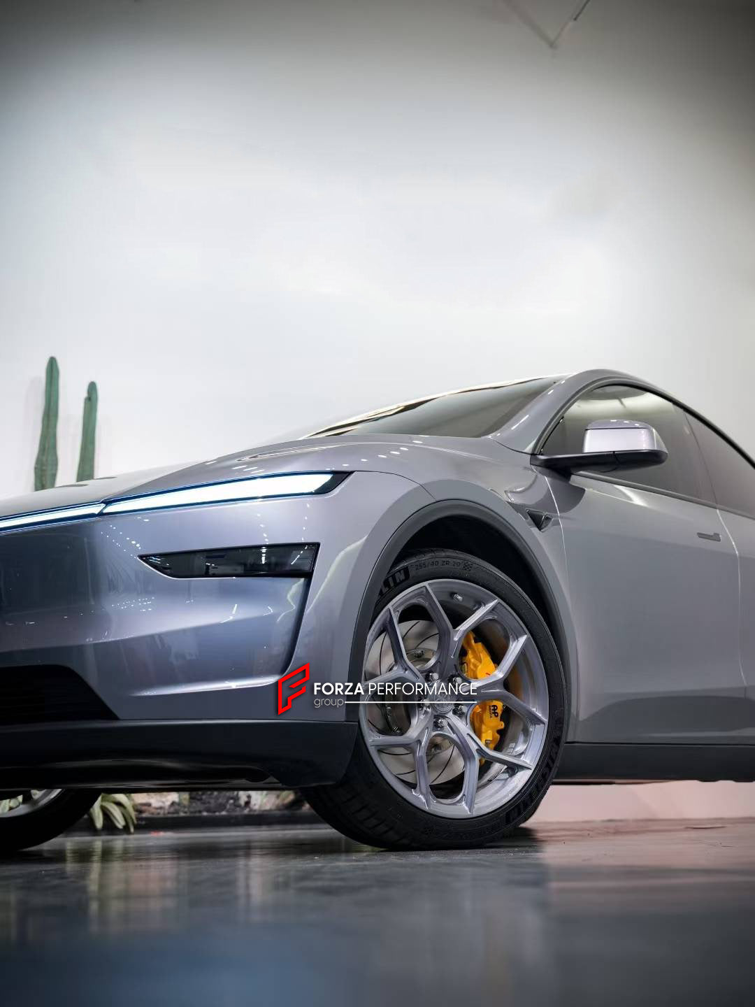 BIG BRAKE KIT BBK for TESLA MODEL Y JUNIPER 2025+

Forza Performance Group offers various types of big brake kits, all types of aftermarket brake calipers, as well as genuine original brands of all types, such as AP Racing, Brembo, Akebono, AMG, M Performance, Audi, Porsche, Lamborghini, Toyota TRD, etc.

Current set includes:

2x Authentic AP Racing CP9561 6 Pot Front Brake Calipers

2x Front Brake Discs 390 mm

2x Brake Caliper Adapters
2x Brake Pads


PLEASE INCLUDE YOUR VIN, MODEL AND YEAR WHEN PURCHASI