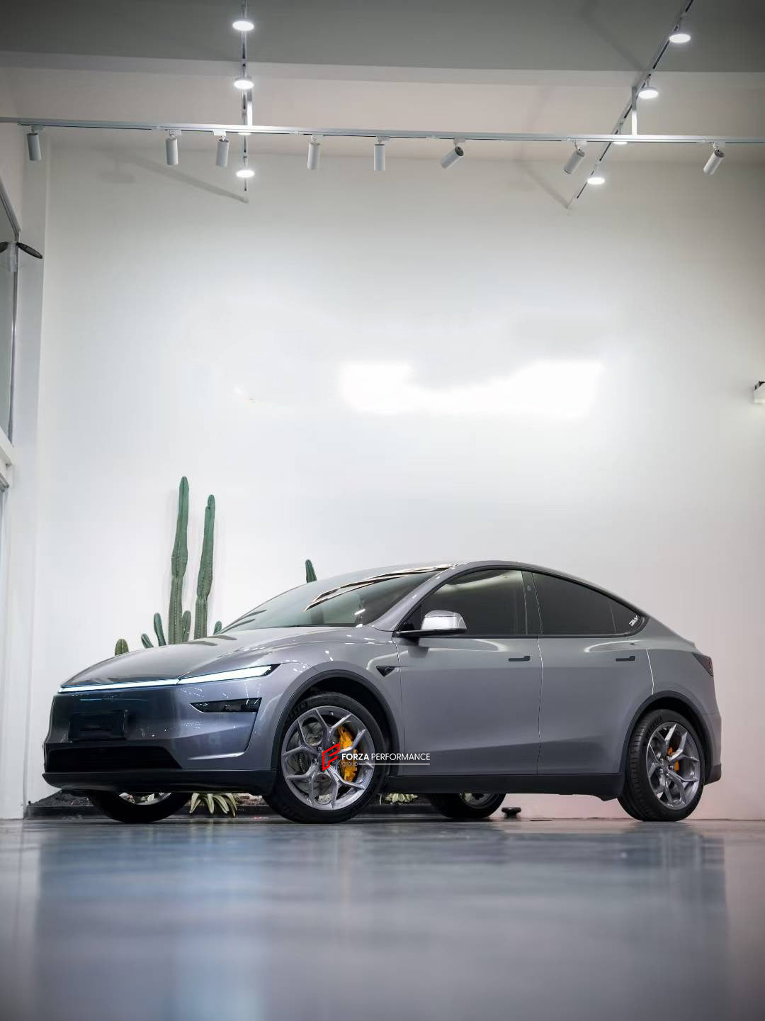 BIG BRAKE KIT BBK for TESLA MODEL Y JUNIPER 2025+

Forza Performance Group offers various types of big brake kits, all types of aftermarket brake calipers, as well as genuine original brands of all types, such as AP Racing, Brembo, Akebono, AMG, M Performance, Audi, Porsche, Lamborghini, Toyota TRD, etc.

Current set includes:

2x Authentic AP Racing CP9561 6 Pot Front Brake Calipers

2x Front Brake Discs 390 mm

2x Brake Caliper Adapters
2x Brake Pads


PLEASE INCLUDE YOUR VIN, MODEL AND YEAR WHEN PURCHASI