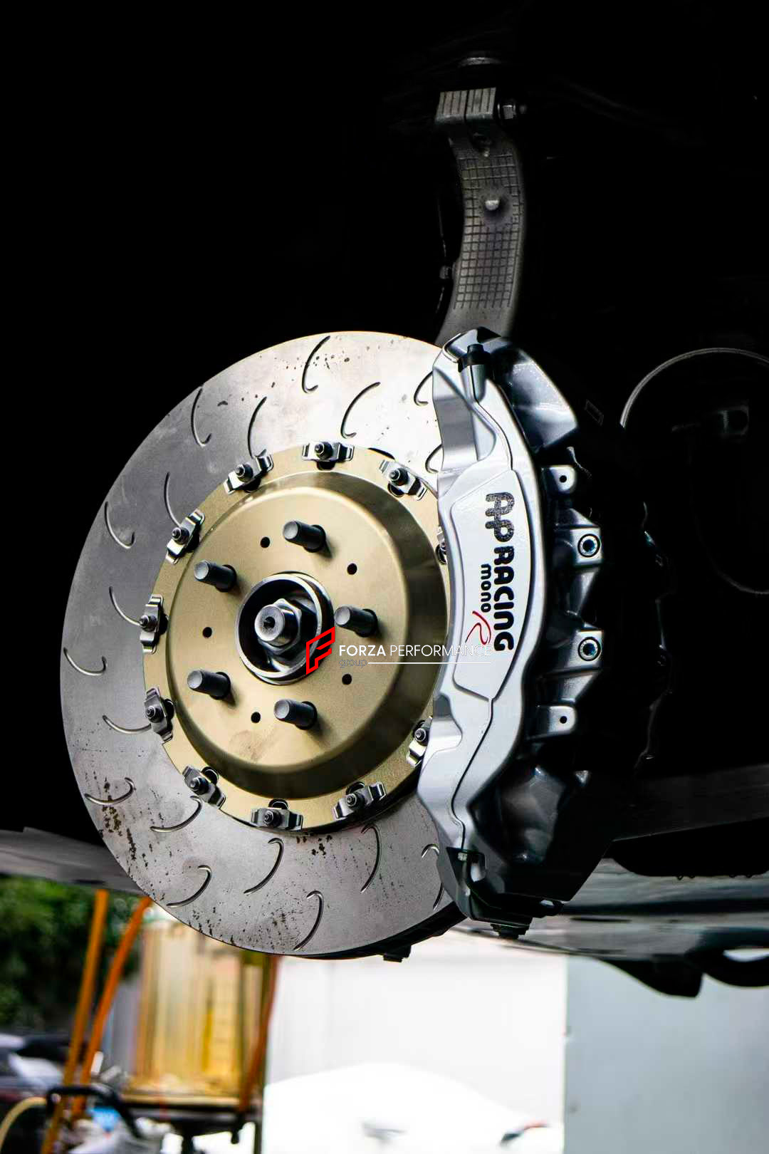 BIG BRAKE KIT BBK for TESLA MODEL Y JUNIPER 2025+

Forza Performance Group offers various types of big brake kits, all types of aftermarket brake calipers, as well as genuine original brands of all types, such as AP Racing, Brembo, Akebono, AMG, M Performance, Audi, Porsche, Lamborghini, Toyota TRD, etc.

Current set includes:

2x Authentic AP Racing CP9571 6 Pot Front Brake Calipers

2x Front Brake Discs 390 mm

2x Brake Caliper Adapters
2x Brake Pads


PLEASE INCLUDE YOUR VIN, MODEL AND YEAR WHEN PURCHASI