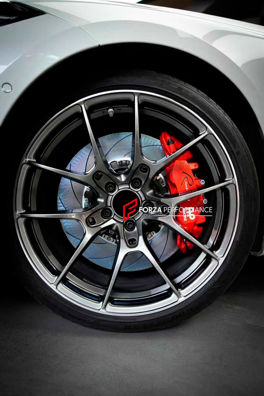 BIG BRAKE KIT for BMW 4 SERIES G22 LCI 2024+

Forza Performance Group offers various types of big brake kits, all types of aftermarket brake calipers, as well as genuine original brands of all types, such as AP Racing, Brembo, Akebono, AMG, M Performance, Audi, Porsche, Lamborghini, Toyota TRD, etc.

Current set includes:

2x Authentic AP Racing CP9562 6 pot Front Brake Calipers

2x Front Brake Discs 380 mm

4x Brake Caliper Adapters
4x Brake Pads
