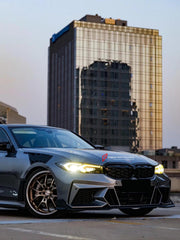 Body Kit for BMW 3 SERIES VII G20 G28 LCI 2023+
Set includes:

Front Lip
Front Bumper
Mirror Housing
Roof Spoiler
Spoiler
Material: Plastic (PP)

NOTE: Professional installation is required.