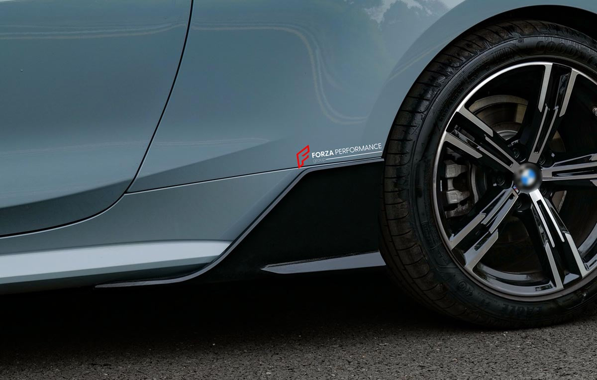 Body Kit for BMW 4 SERIES G22 2020+
Set includes:

Front Lip
Side Skirts
Diffuser
Roof Spoiler
Spoiler
Material: Plastic (PP)

NOTE: Professional installation is required.