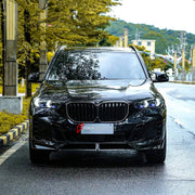 BODY KIT for BMW X5 G05 LCI 2023+ FORZA PERFORMANCE custom fit MP Style

Set includes:
Front Lip
Front Bumper Air Vent Covers
Front Grille
Side Fender Vents
Side Mirror Covers
Side Skirts
Roof Spoiler
Rear Bumper Fins
Rear Diffuser
Exhaust Tips

Material: Plastic

NOTE: Professional installation is required.