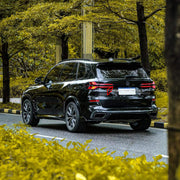 BODY KIT for BMW X5 G05 LCI 2023+ FORZA PERFORMANCE custom fit MP Style

Set includes:
Front Lip
Front Bumper Air Vent Covers
Front Grille
Side Fender Vents
Side Mirror Covers
Side Skirts
Roof Spoiler
Rear Bumper Fins
Rear Diffuser
Exhaust Tips

Material: Plastic

NOTE: Professional installation is required.
